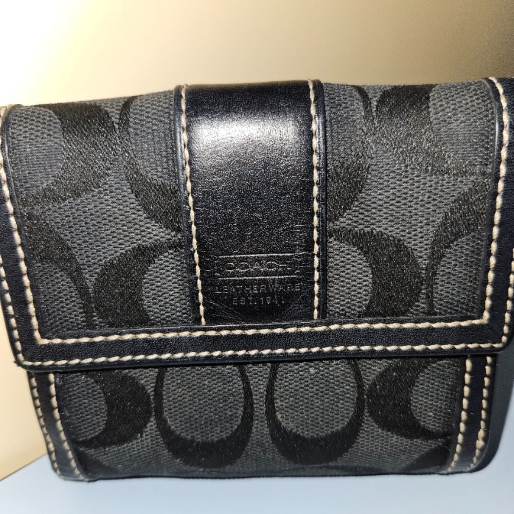 Coach Vintage Black Signature Wallet (GUC)